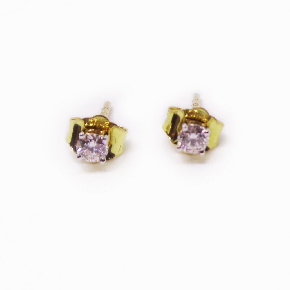 *SOLD* 18K Gold 0.16 Carat Lab Diamond Stud Earrings with $750 Appraisal Report - Picture 4 of 5